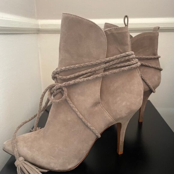 SCHUTZ FADHILA SUEDE  TASSEL ACCENTS BOOTS SIZE 9.5 (GRAY/TAN) - Picture 4 of 5